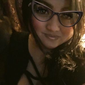 Meet your Posher, Leialani